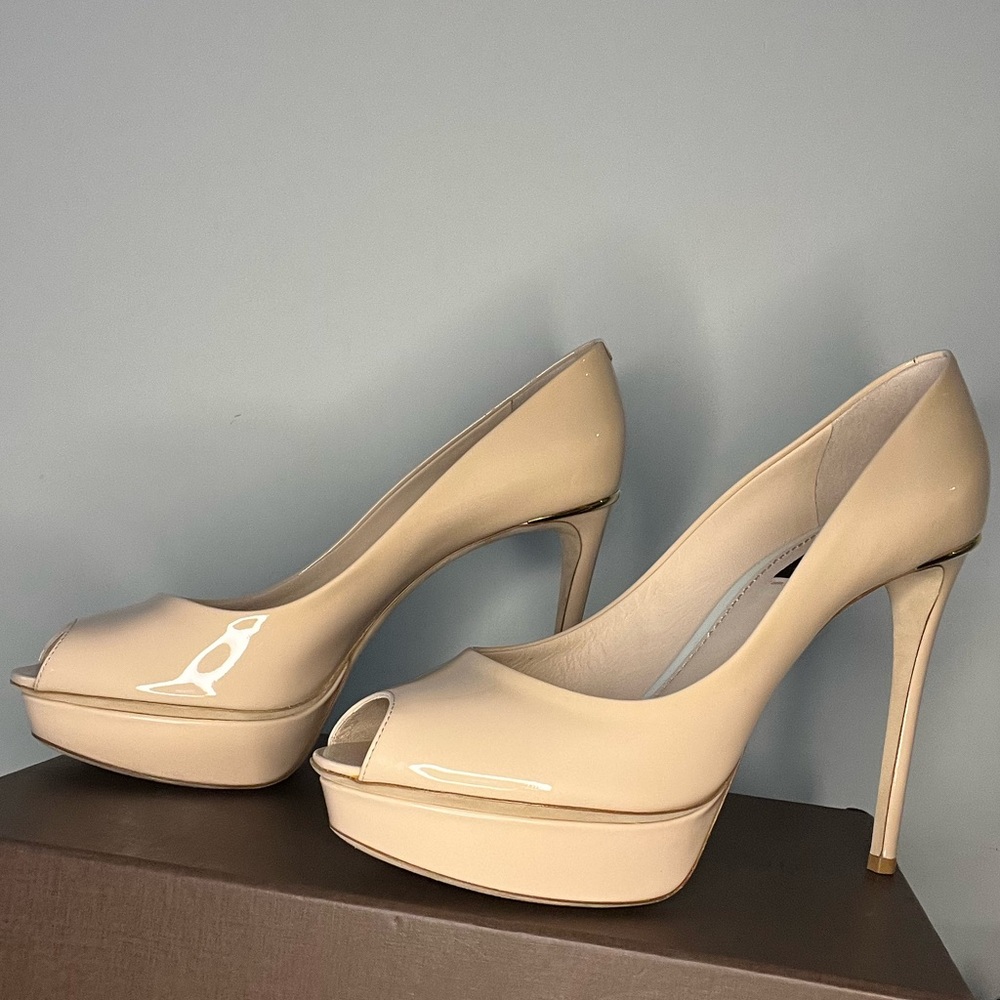 Louis Vuitton Nude Patent Eyeline Peep-toe Pump